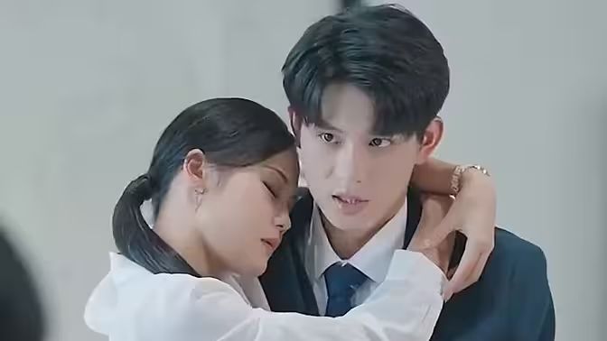 重生后，虐文霸總拿了寵妻劇本(全集)